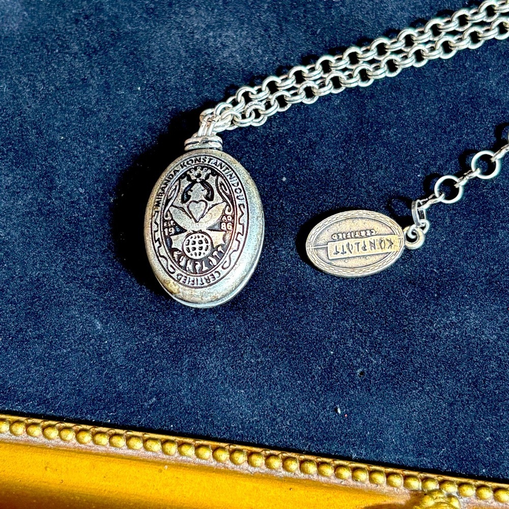 Konplot- Silver Locket Style Necklace with Chain - Picture 2 of 5